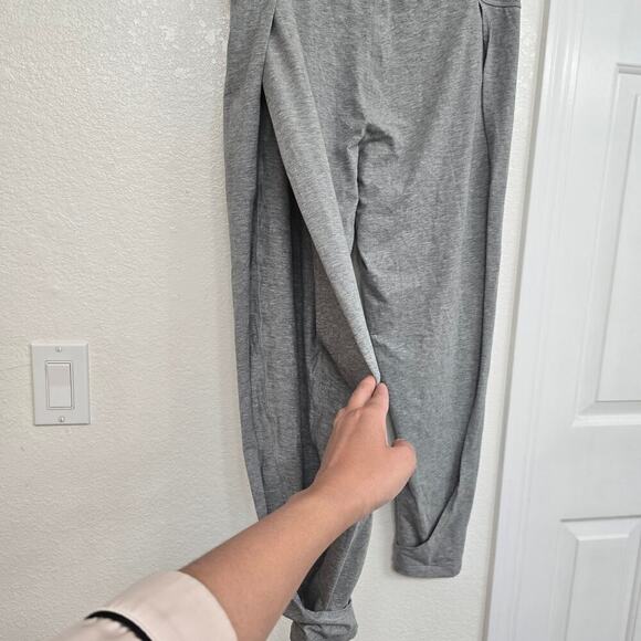 Lululemon Superb Pants Women  Heathered Gray Vitasea Yoga Joggers Athleisure 10 - Picture 3 of 14